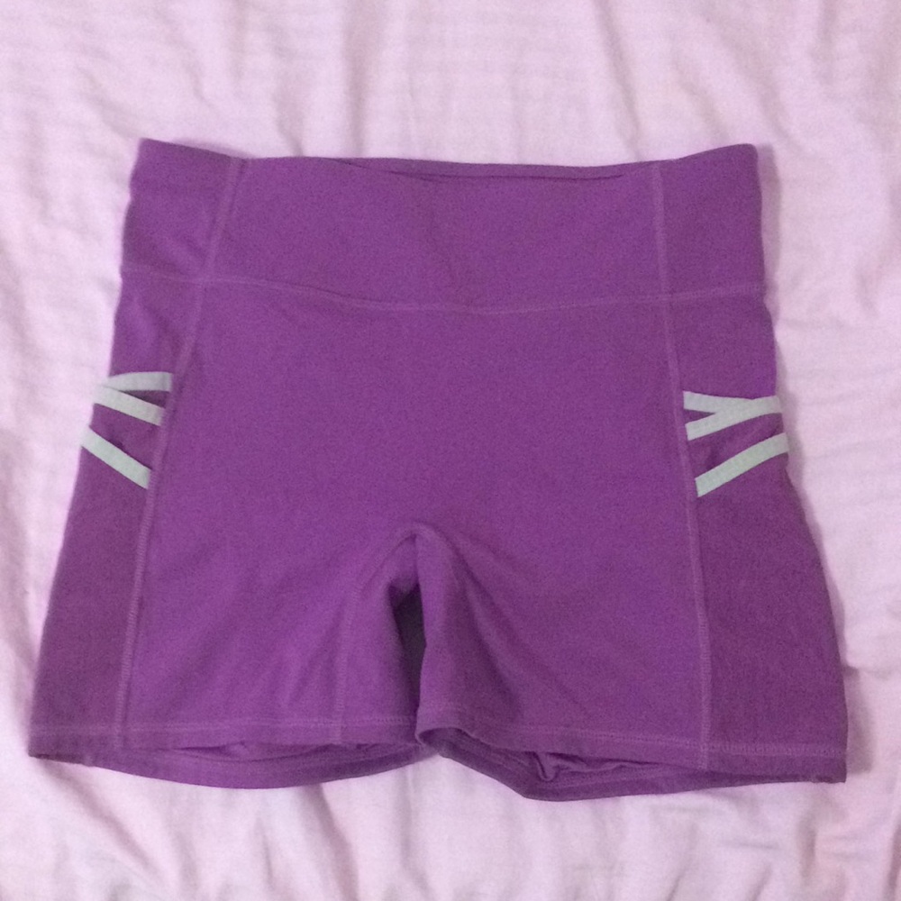 FABLETICS SHORTS